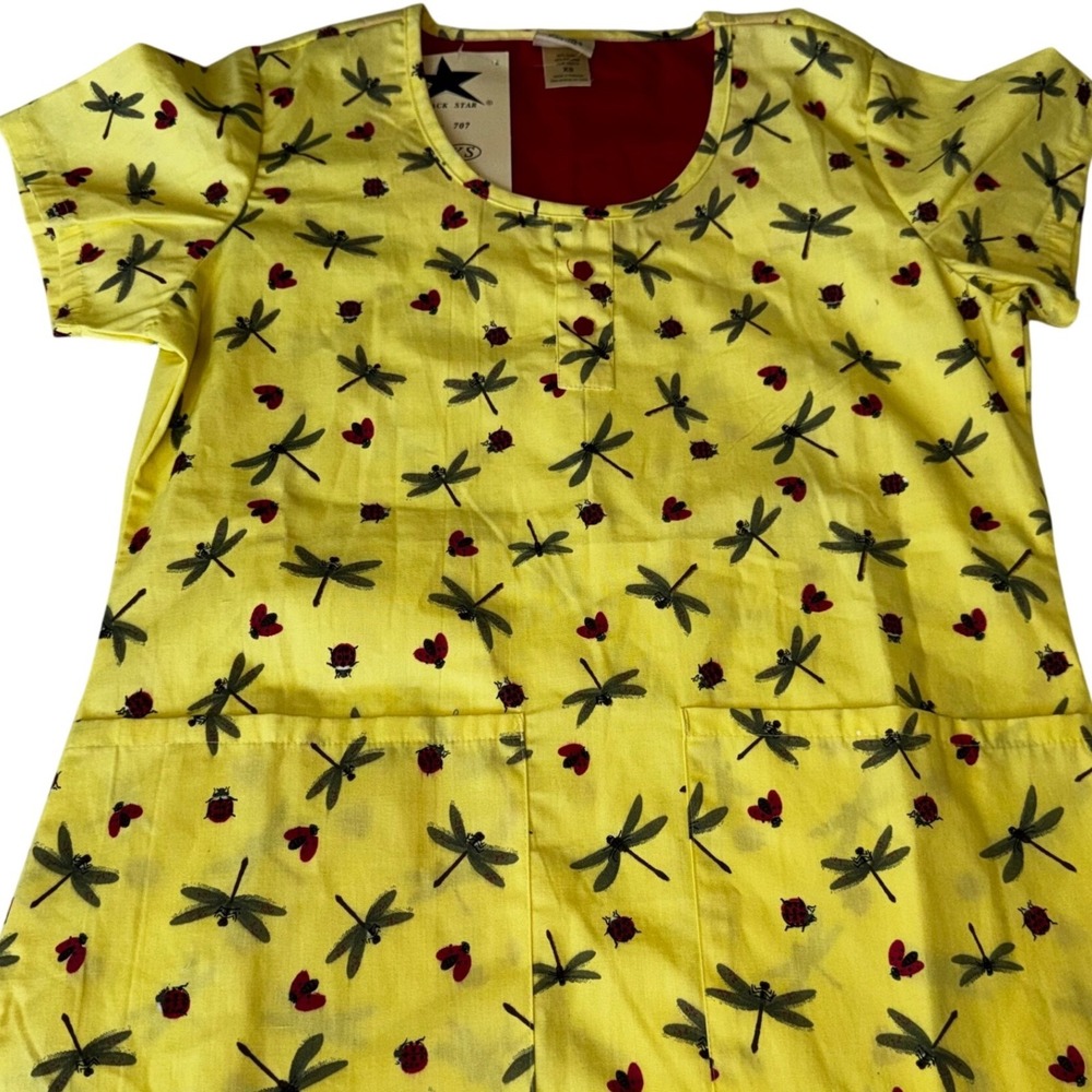 Black Star Womens Scrub Top XS Yellow Dragonfly Ladybug Insect Print Style 707